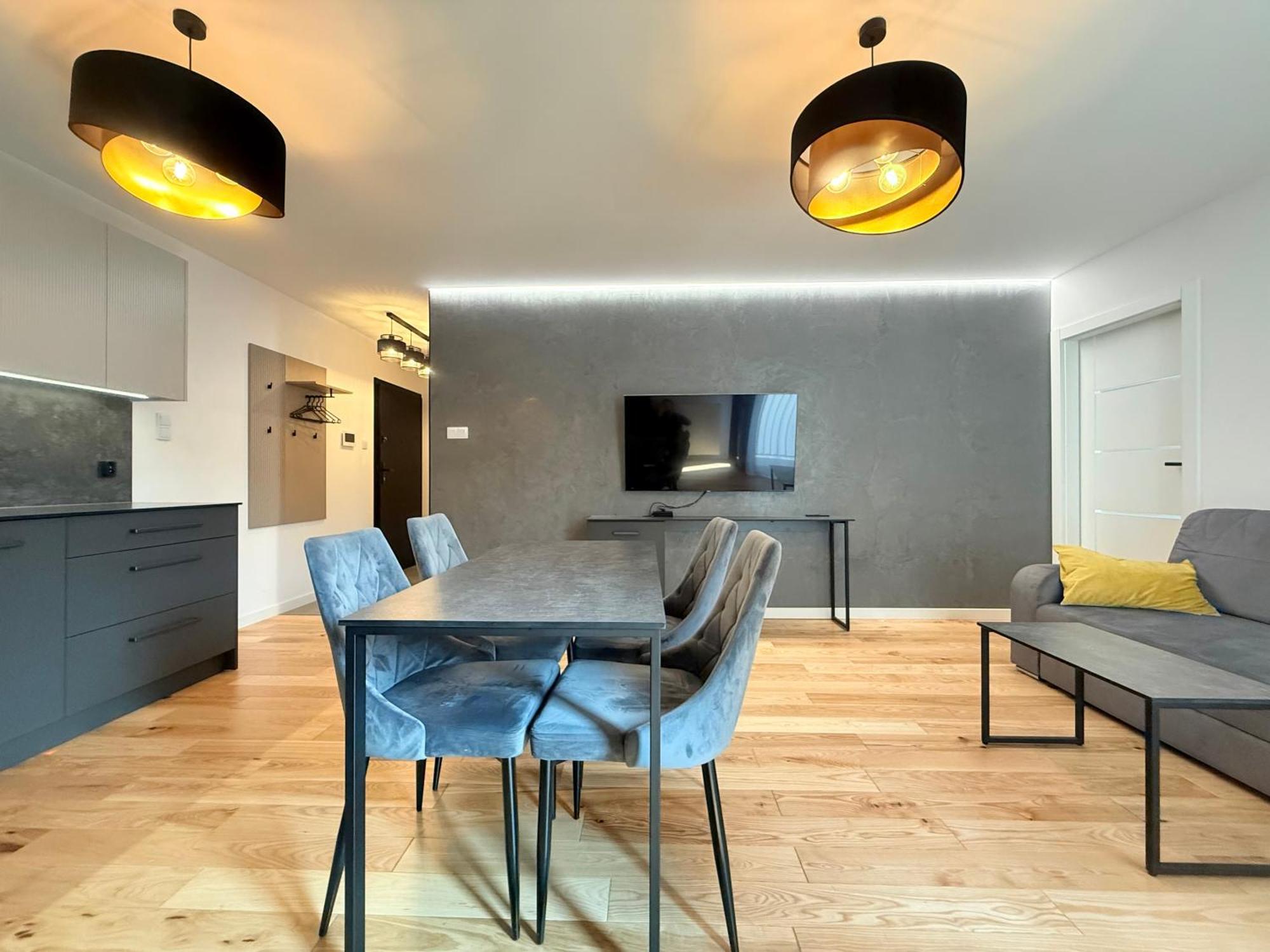 Vistula Avenue Apartment Free Parking, Swimming Pool, Sauna & Gym คราคูฟ ภายนอก รูปภาพ