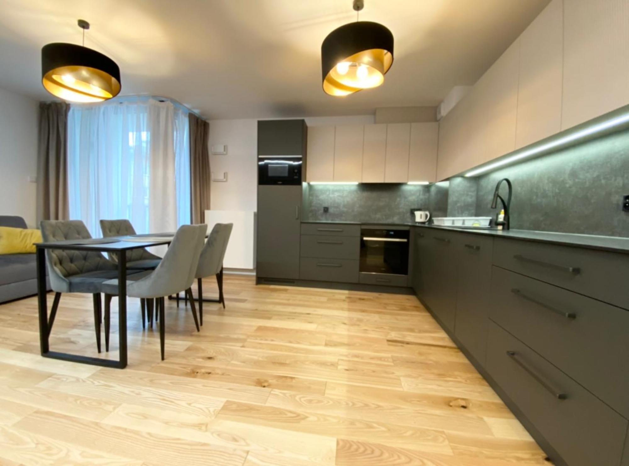 Vistula Avenue Apartment Free Parking, Swimming Pool, Sauna & Gym คราคูฟ ภายนอก รูปภาพ